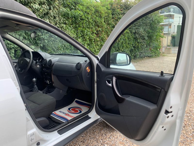 DACIA DUSTER 1.5 DCI 110 LAUREATE 2012