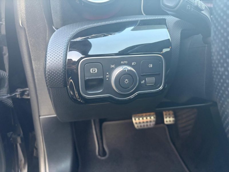 MERCEDES CLASSE A A180 D AMG LINE 7G-DCT 2020