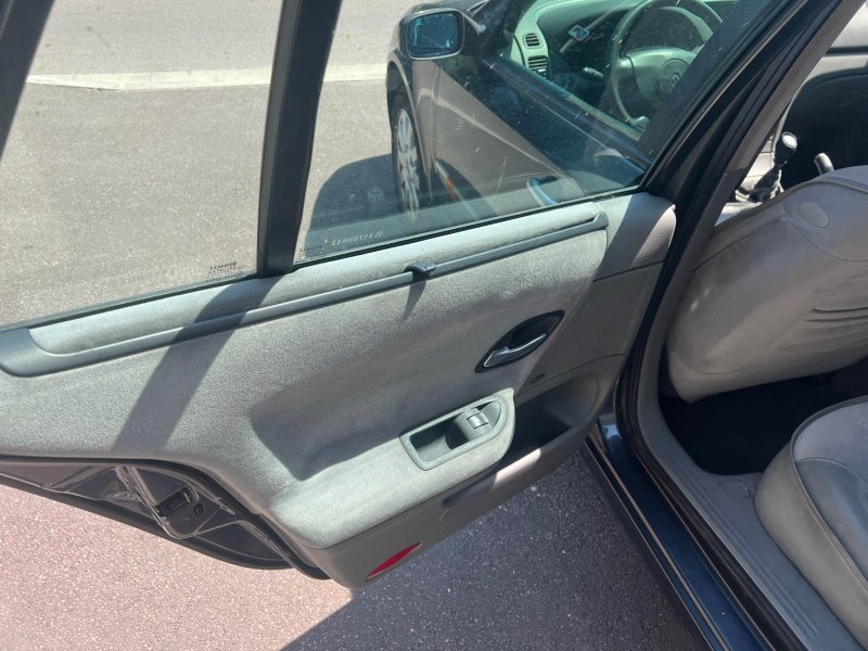 RENAULT LAGUNA 1.9DCI 120CH