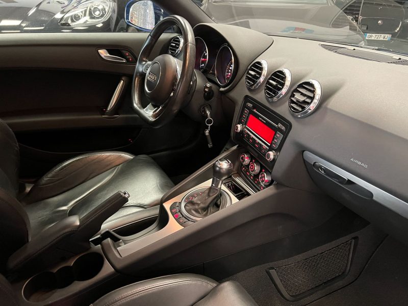 MAGNIFIQUE AUDI TT S-LINE 2.0 TFSI COUPE 210 CH (SUIVI D’ENTRETIEN, SIEGES CHAUFFANTS, SUIVI AUDI)