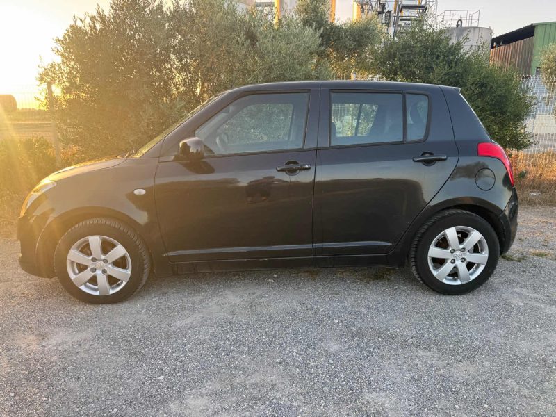 SUZUKI SWIFT III 1.3 ESSENCE 90 Cv GL