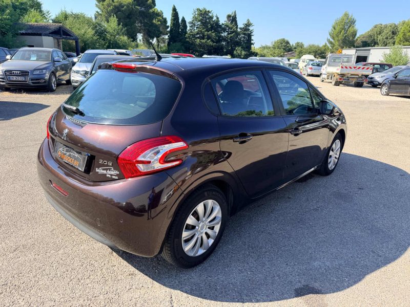 PEUGEOT 208 1.2 VTI 82 Urban soul 126mkm