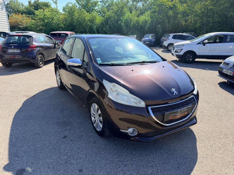 PEUGEOT 208 1.2 VTI 82 Urban soul 126mkm