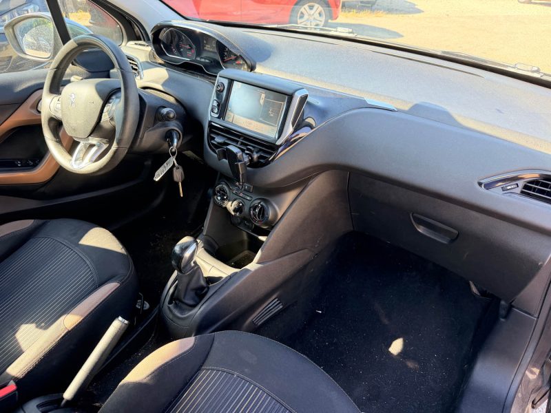 PEUGEOT 208 1.2 VTI 82 Urban soul 126mkm
