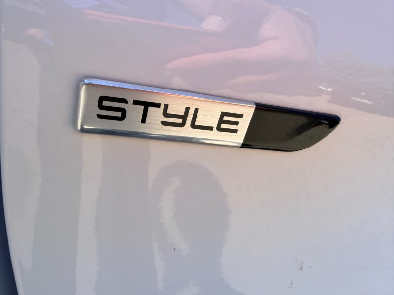 PEUGEOT 2008 1.2 VTI 82CH BVM5 STYLE 119MKM