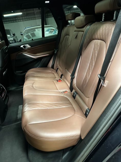 MAGNIFIQUE BMW X5 PACK M SPORT 3.0 45e 394 CH (FULL SUIVI BMW, TOIT OUVRANT, SIÈGES CHAUFFANTS)