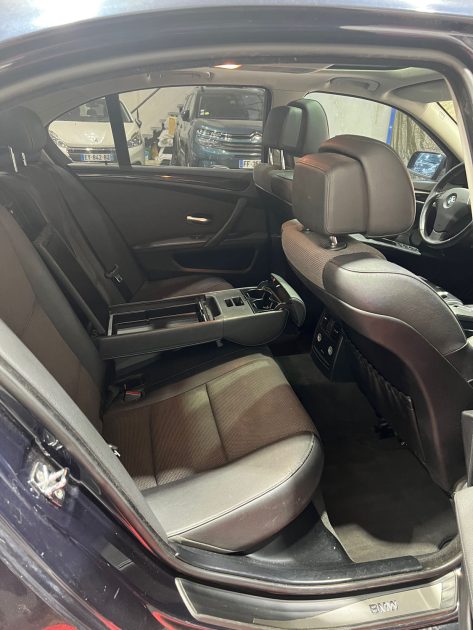 Superbe B.M.W. SERIE 5 3.0L 530D, Configuration RARE, Toit Ouvrant, Intérieur Sport Semi-Cuir, BVM6 