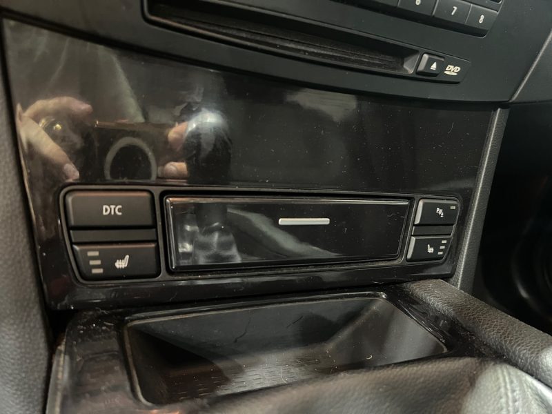 Superbe B.M.W. SERIE 5 3.0L 530D, Configuration RARE, Toit Ouvrant, Intérieur Sport Semi-Cuir, BVM6 