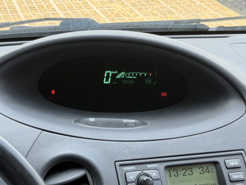 TOYOTA YARIS PHASE 2 1.0 VVTi 65 - VENTE EN ETAT FRAIS A PREVOIR LIRE L ANNONCE / BOITE AUTOMATIQUE