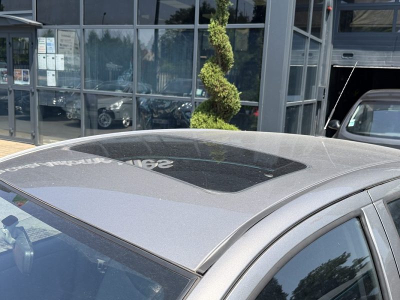 TOYOTA YARIS PHASE 2 1.0 VVTi 65 - VENTE EN ETAT FRAIS A PREVOIR LIRE L ANNONCE / BOITE AUTOMATIQUE