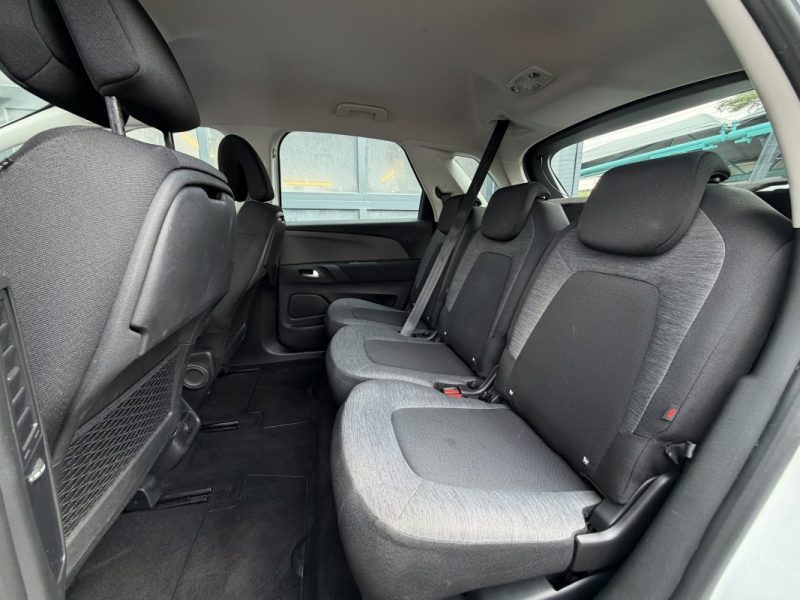 CITROEN C4 PICASSO II LIVE 1.2 TURBO 110 Cv 5 PLACES / 61 400 Kms CRIT AIR 1 - GARANTIE 1 AN