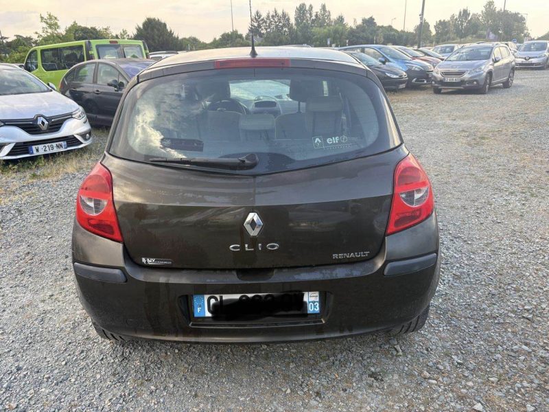 RENAULT CLIO III 1.5dci 5 Portes  68 cv 