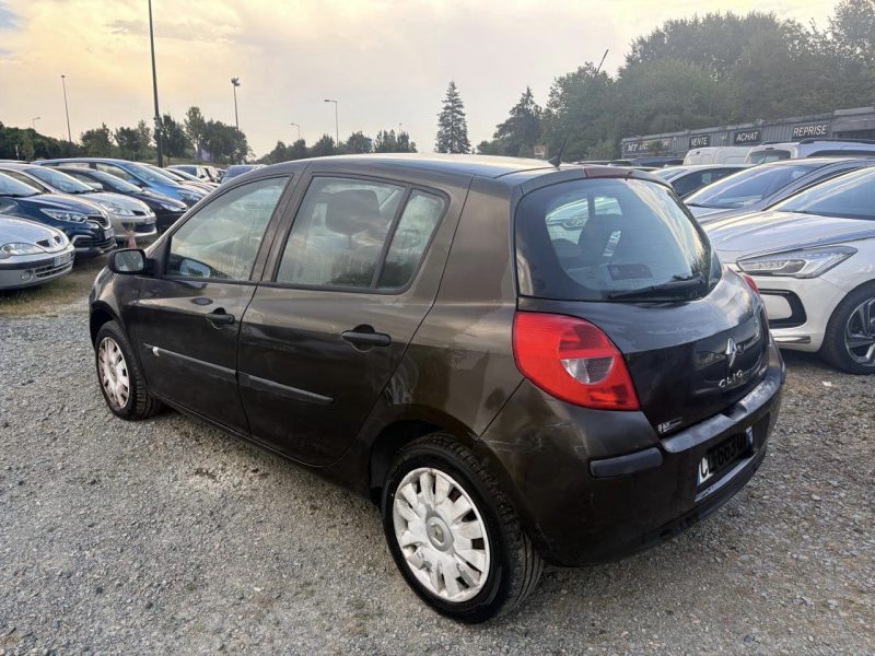 RENAULT CLIO III 1.5dci 5 Portes  68 cv 