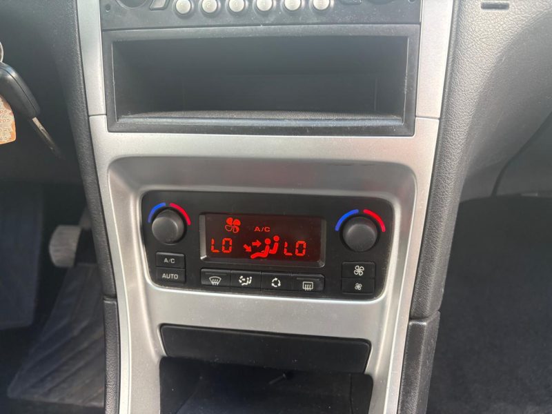 PEUGEOT 307 1.6E 16V 110cv  CONFORT PACK garantie 12 mois