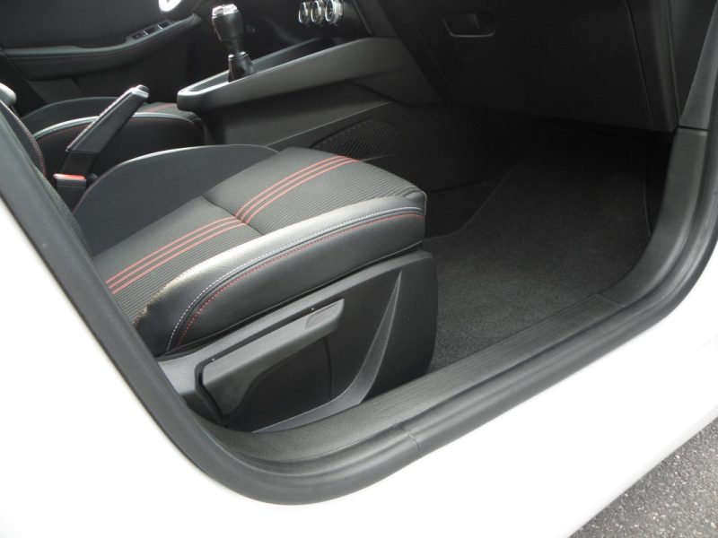 RENAULT CLIO V 1.0 TCE 100CH RS LINE / 5CV 2020