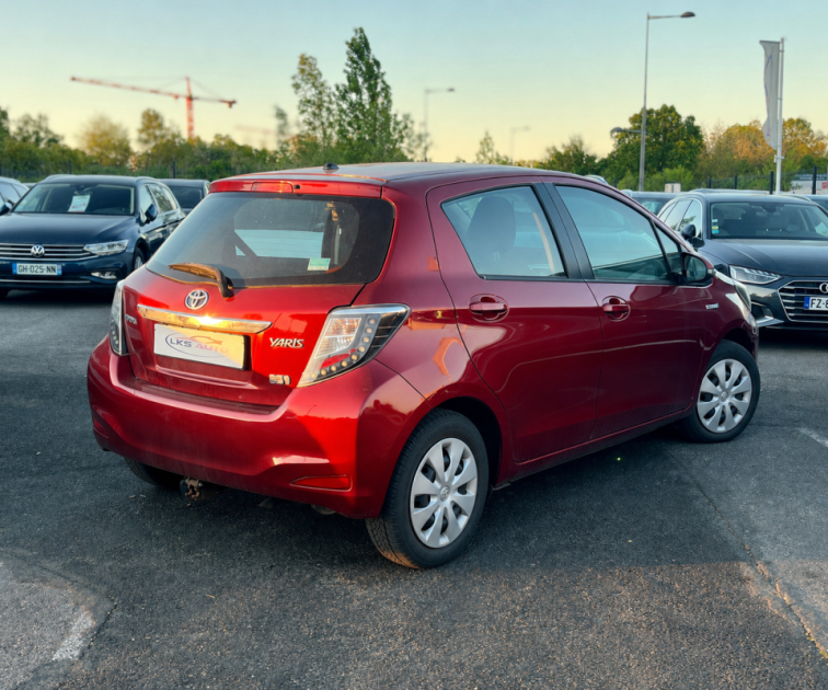 TOYOTA YARIS III 1.5 HYBRID 100h BUSINESS