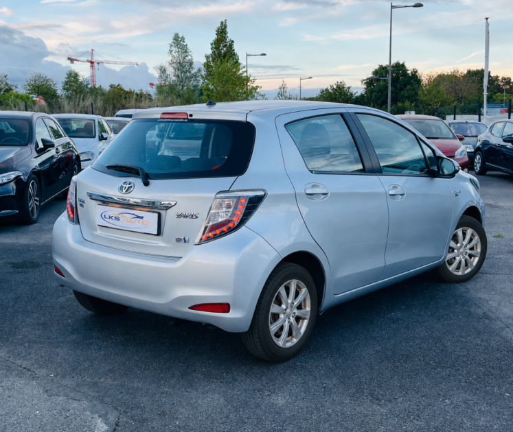 TOYOTA YARIS III 1.5 HYBRID 100h DYNAMIC