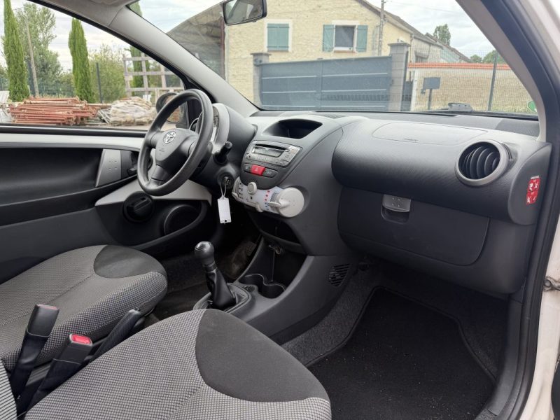 Toyota Aygo Cool 1.0 68 cv 