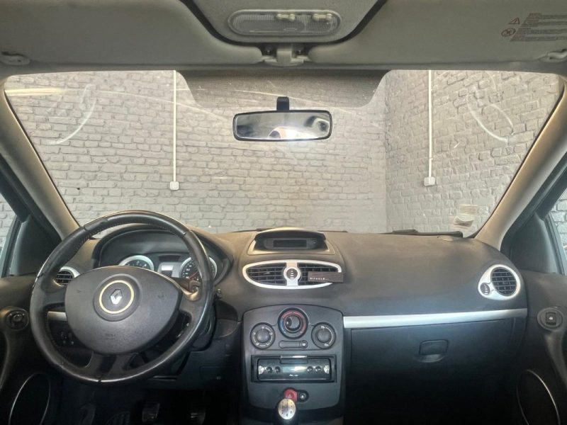 RENAULT CLIO III CONFORT DYNAMIQUE 1.5DCI 70 