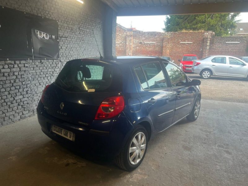 RENAULT CLIO III CONFORT DYNAMIQUE 1.5DCI 70 