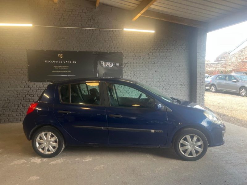 RENAULT CLIO III CONFORT DYNAMIQUE 1.5DCI 70 