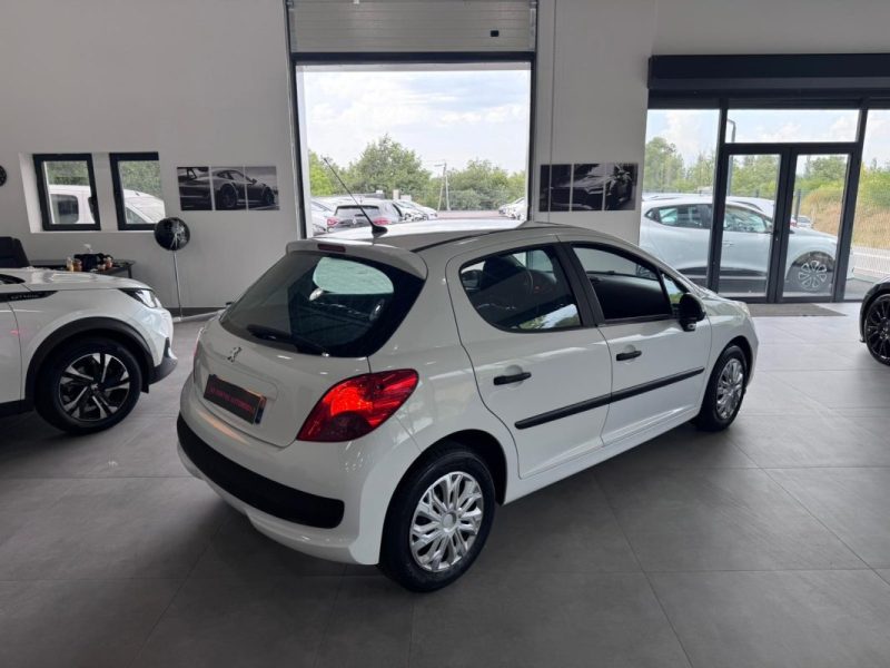 PEUGEOT 207 1.4 HDI 70cv 5 PORTES / 1 ERE MAIN