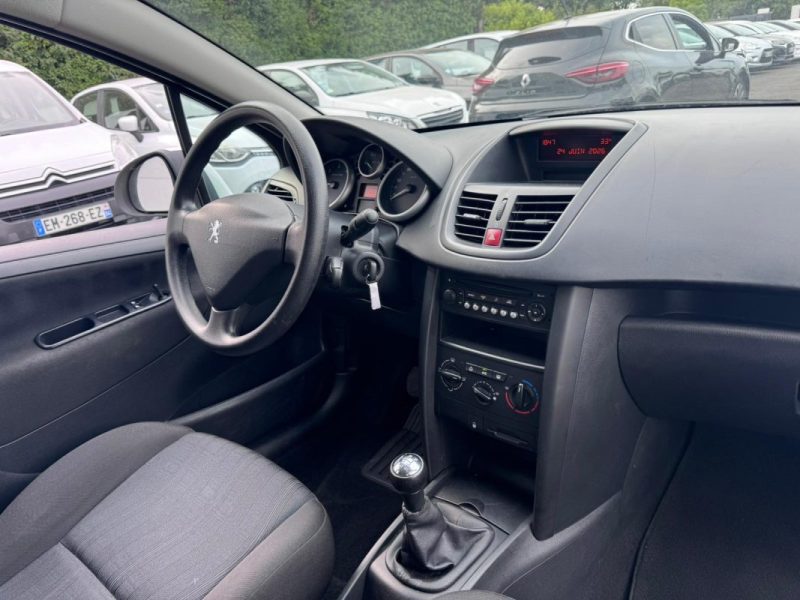 PEUGEOT 207 1.4 HDI 70cv 5 PORTES / 1 ERE MAIN