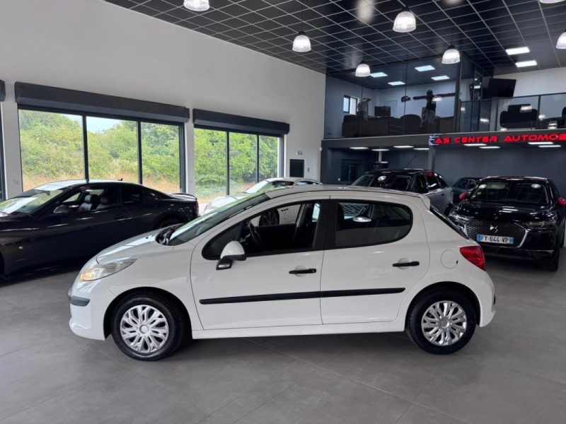 PEUGEOT 207 1.4 HDI 70cv 5 PORTES / 1 ERE MAIN