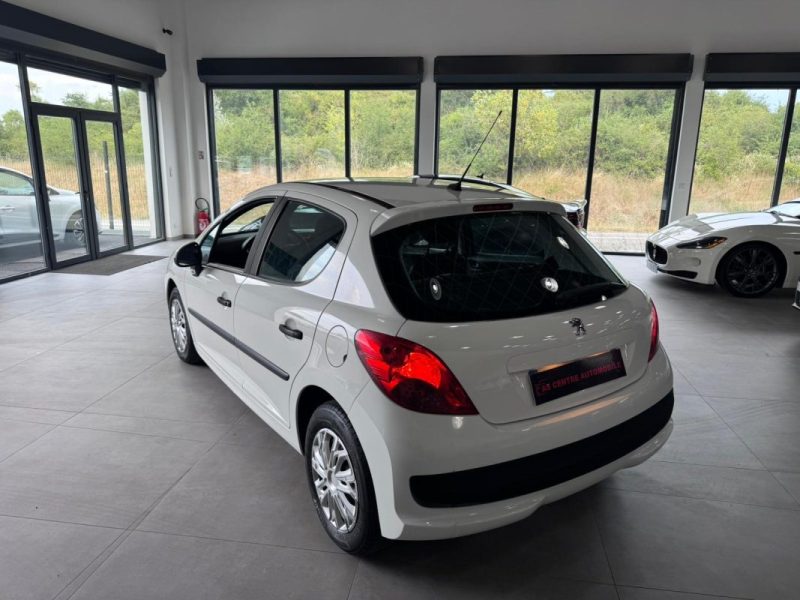 PEUGEOT 207 1.4 HDI 70cv 5 PORTES / 1 ERE MAIN