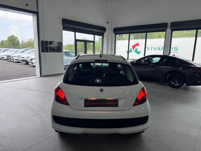 PEUGEOT 207 1.4 HDI 70cv 5 PORTES / 1 ERE MAIN