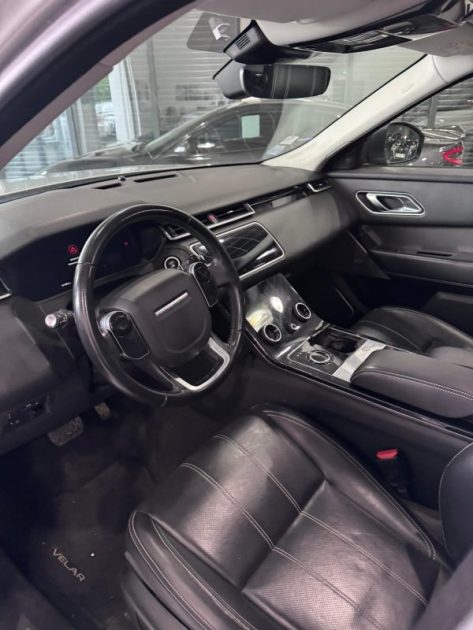LAND ROVER VELAR 240cv R DYNAMIC / 120 000 Km / TOIT PANORAMIQUE OUVRANT /GARANTIE 12 MOIS 
