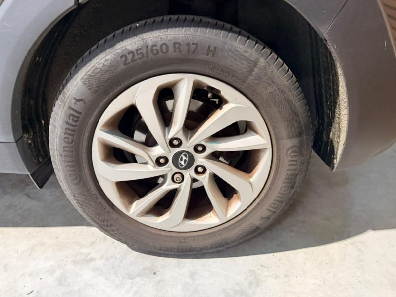 HYUNDAI TUCSON - 1.7 CRDI - 2015 - 160000 km - Boite manuelle - Radar de recul - Attelage