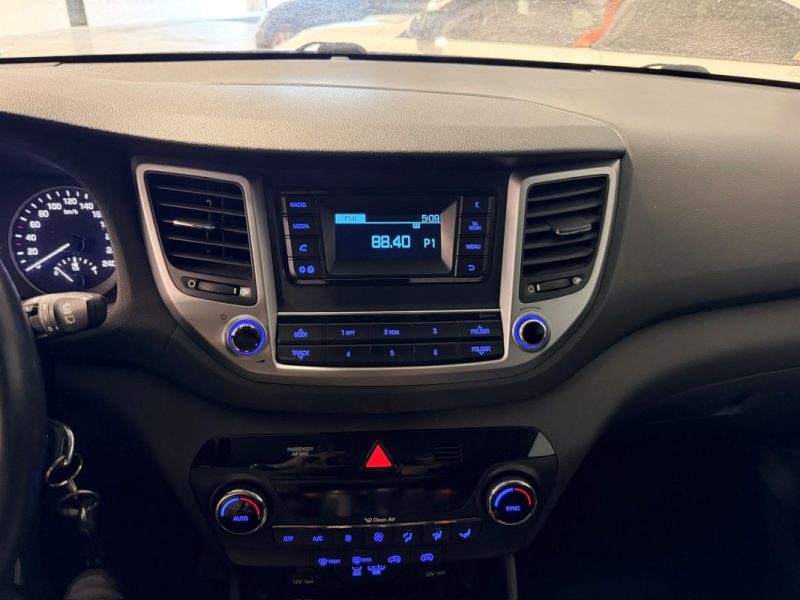 HYUNDAI TUCSON - 1.7 CRDI - 2015 - 160000 km - Boite manuelle - Radar de recul - Attelage