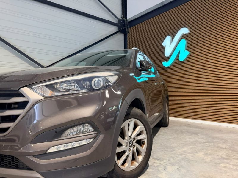 HYUNDAI TUCSON - 1.7 CRDI - 2015 - 160000 km - Boite manuelle - Radar de recul - Attelage