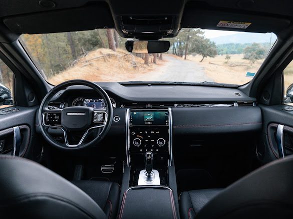 LAND ROVER DISCOVERY P300E AWD / TVA / ATTELAGE / MERIDIAN 
