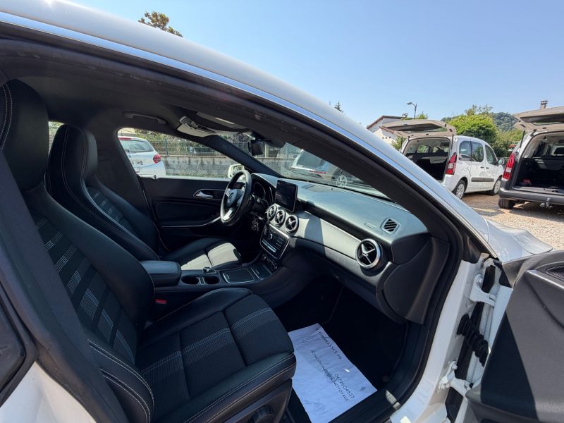 MERCEDES CLA SENSATION 2016