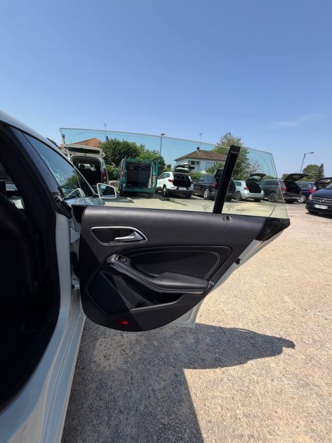 MERCEDES CLA SENSATION 2016