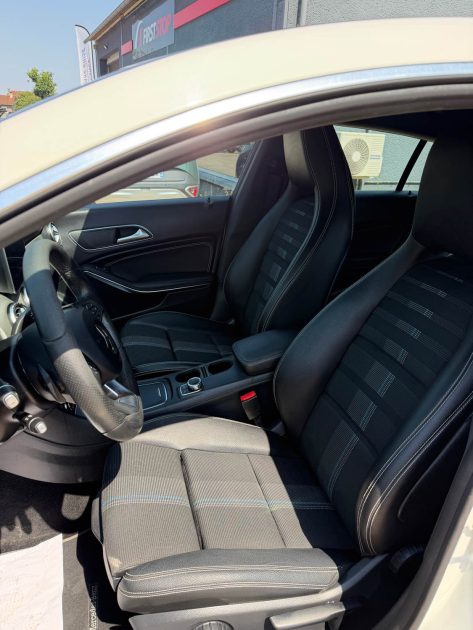 MERCEDES CLA SENSATION 2016