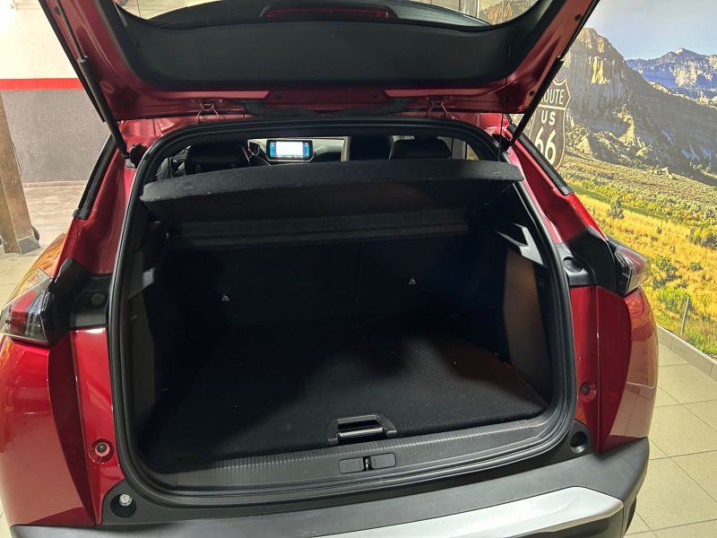 PEUGEOT 2008 II 1.5 BLUE HDI 100 GT LINE 12/2020 PRIX HT : 9990 € PRIX TTC : 11990 €