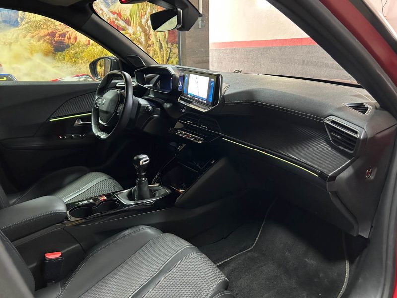 PEUGEOT 2008 II 1.5 BLUE HDI 100 GT LINE 12/2020 PRIX HT : 9990 € PRIX TTC : 11990 €