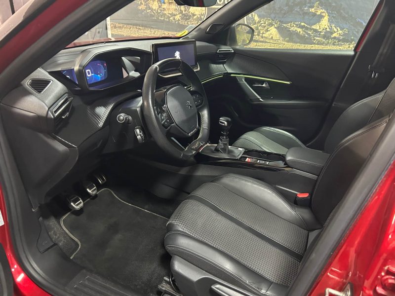 PEUGEOT 2008 II 1.5 BLUE HDI 100 GT LINE 12/2020 PRIX HT : 9990 € PRIX TTC : 11990 €