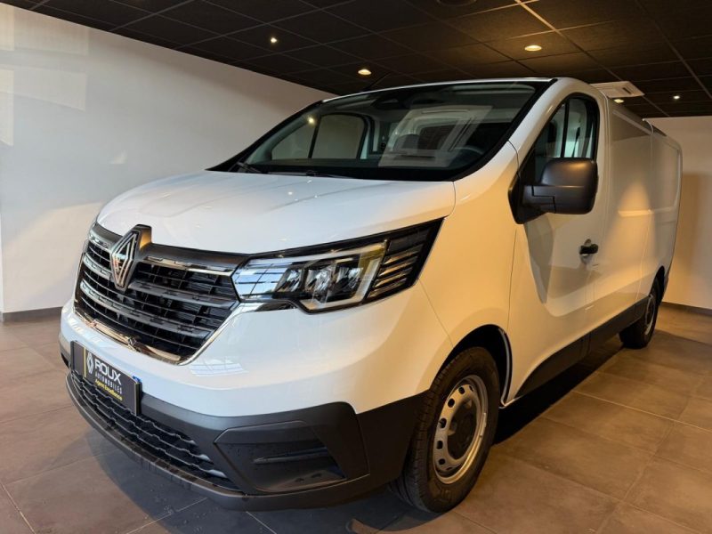 RENAULT TRAFIC L2H1 3T 2.0 BLUE DCI 150 ADVANCE / ATTELAGE / HABILLAGE BOIS / PRIX HT  2026