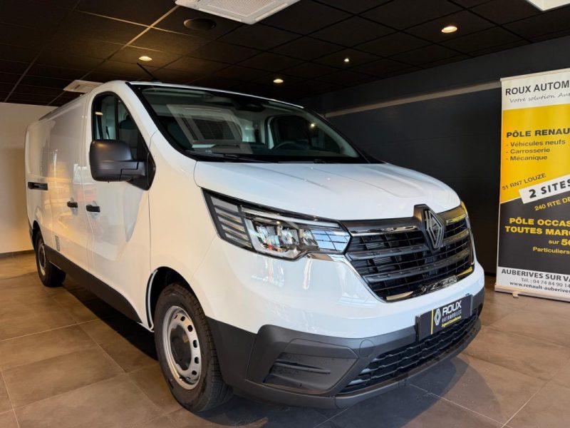 RENAULT TRAFIC L2H1 3T 2.0 BLUE DCI 150 ADVANCE / ATTELAGE / HABILLAGE BOIS / PRIX HT  2026
