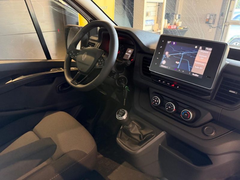 RENAULT TRAFIC L2H1 3T 2.0 BLUE DCI 150 ADVANCE / ATTELAGE / HABILLAGE BOIS / PRIX HT  2026