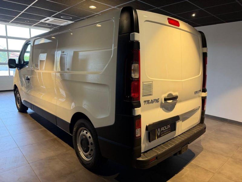 RENAULT TRAFIC L2H1 3T 2.0 BLUE DCI 150 ADVANCE / ATTELAGE / HABILLAGE BOIS / PRIX HT  2026