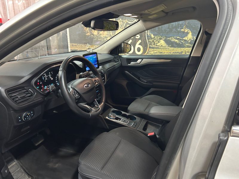 FORD FOCUS IV SW 1.0 ECOBOOST 125 TREND BUSINESS BA 03/2020 PRIX HT : 7490 € PRIX TTC : 8990 €