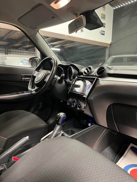  SUZUKI SWIFT 1.2i HYBRID 83CH (APPLE CARPLAY, SIÈGES CHAUFFANTS, CAMÉRA DE RECUL, RADAR DE RECUL)