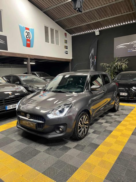  SUZUKI SWIFT 1.2i HYBRID 83CH (APPLE CARPLAY, SIÈGES CHAUFFANTS, CAMÉRA DE RECUL, RADAR DE RECUL)