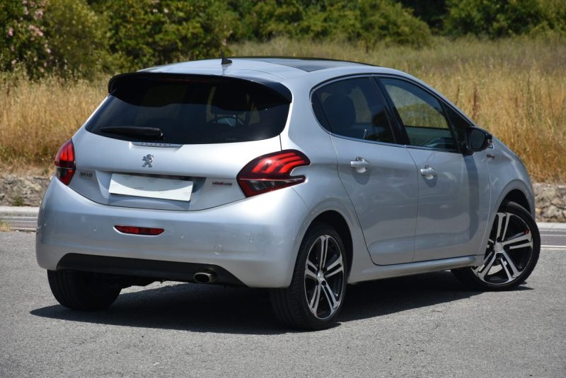 PEUGEOT 208 1.2 110CH GT LINE - 86 000KM -DISTRI FAITE 2018