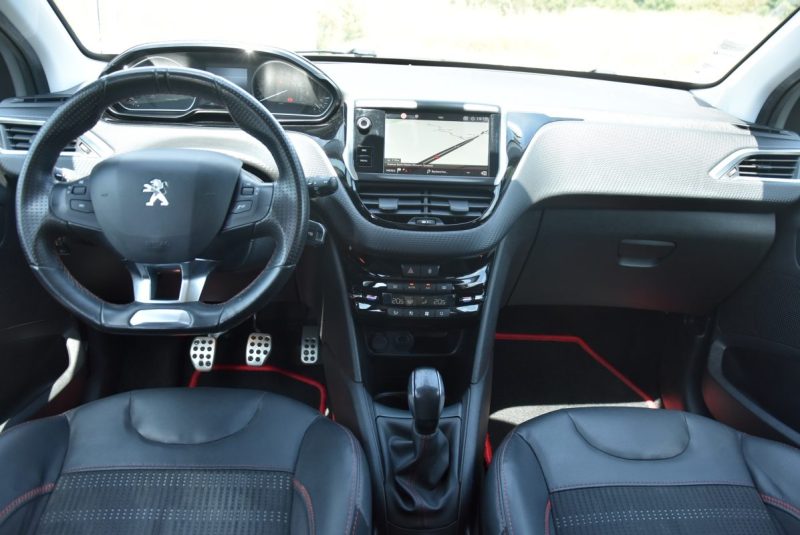 PEUGEOT 208 1.2 110CH GT LINE - 86 000KM -DISTRI FAITE 2018